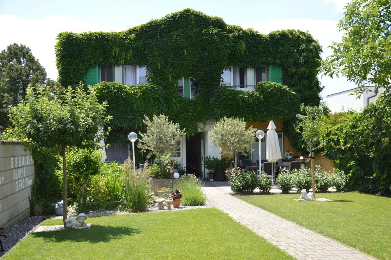 Gaestehaus Schmidt Podersdorf am See Exterior photo